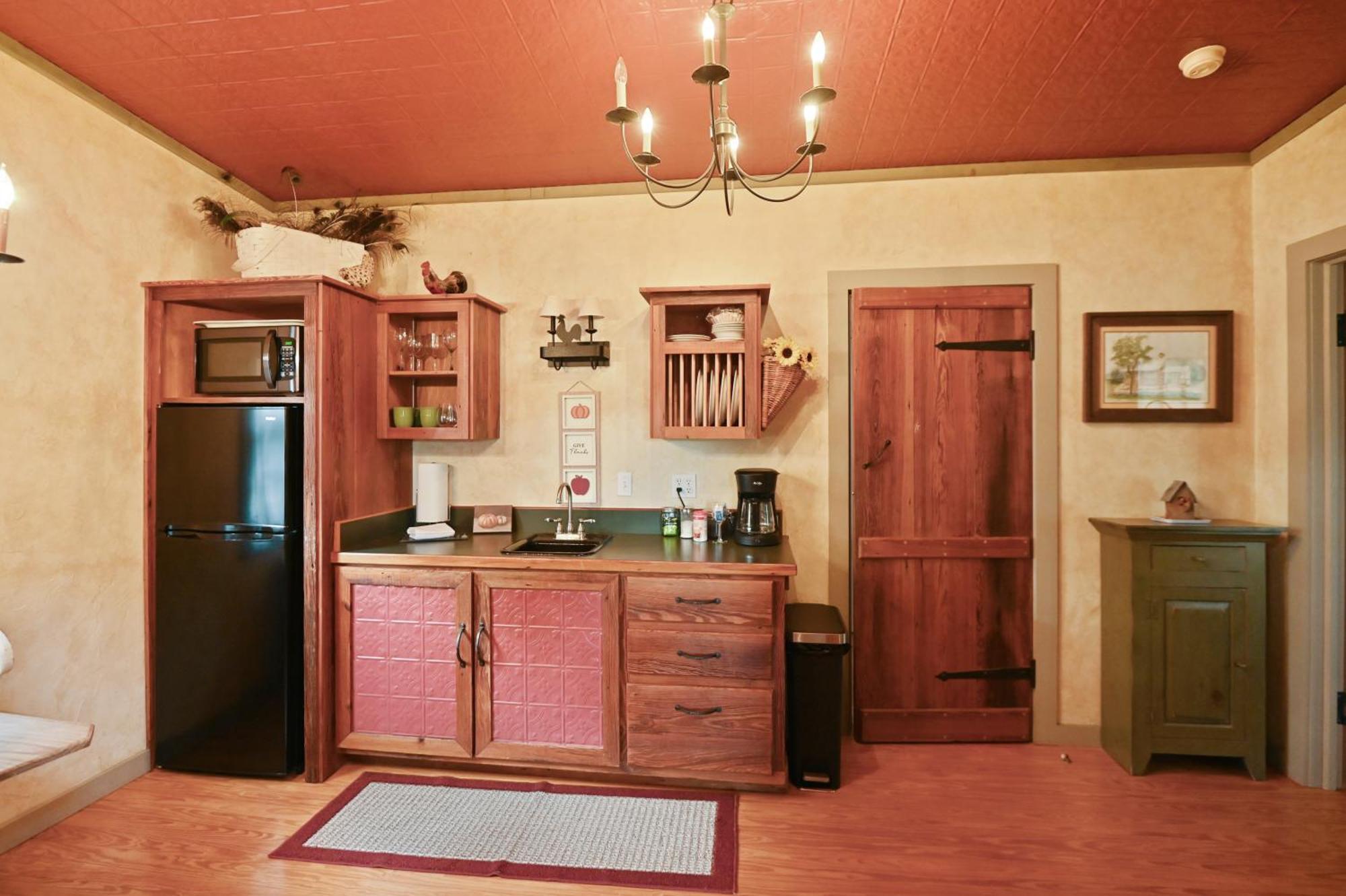Cabins On Knopp School-Chula Vista Cabin Фредериксбург Екстериор снимка