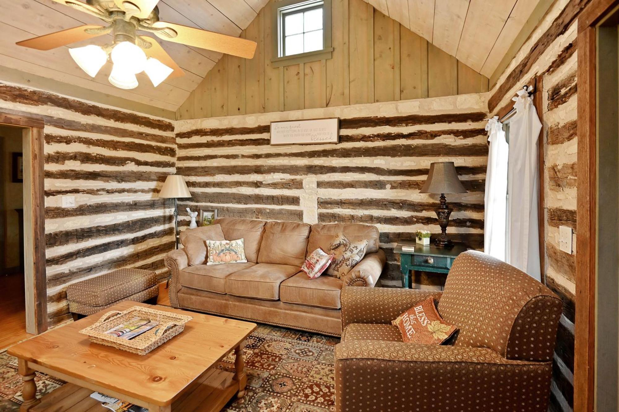 Cabins On Knopp School-Chula Vista Cabin Фредериксбург Екстериор снимка