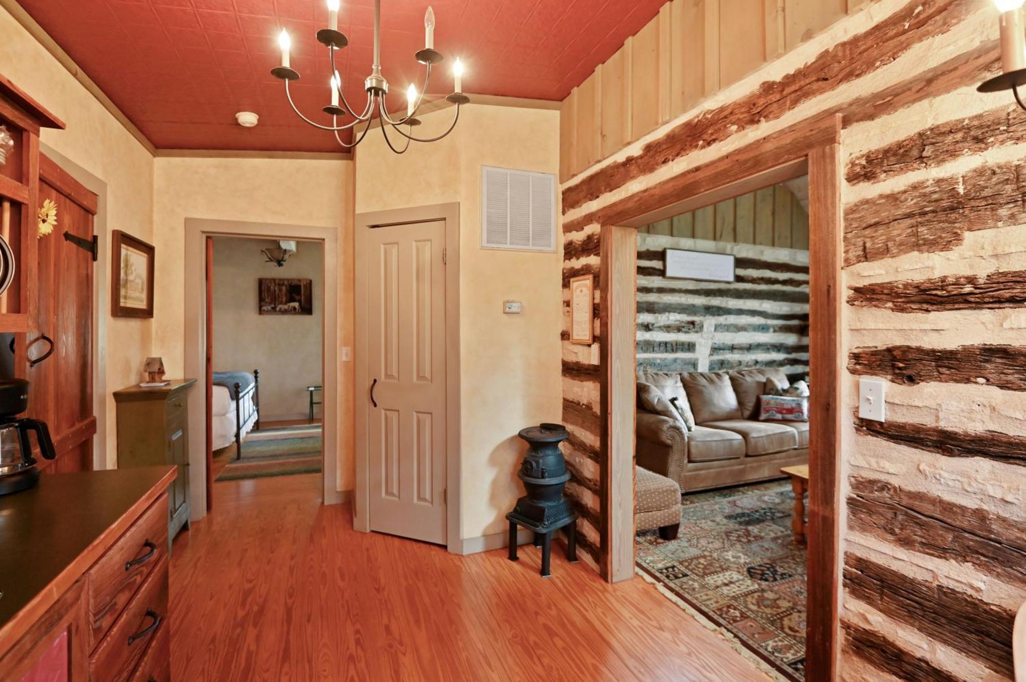 Cabins On Knopp School-Chula Vista Cabin Фредериксбург Екстериор снимка